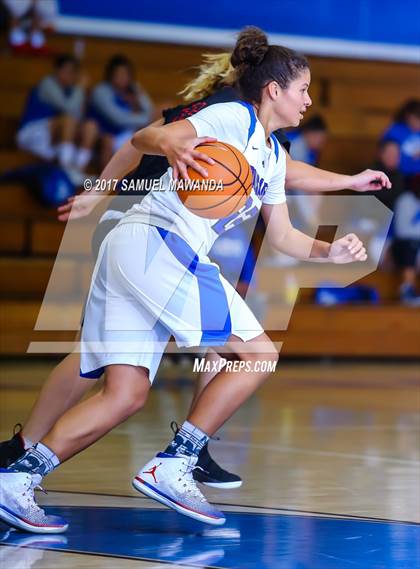 Thumbnail 1 in Palisades vs. Arleta (El Camino Real Holiday Tournament) photogallery.