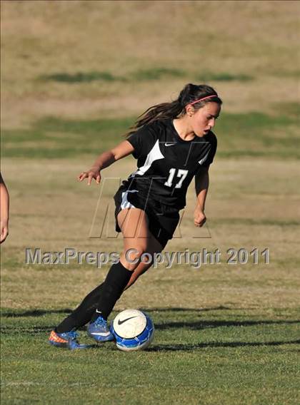 Thumbnail 3 in Stockdale vs Santa Margarita (Excalibur) photogallery.