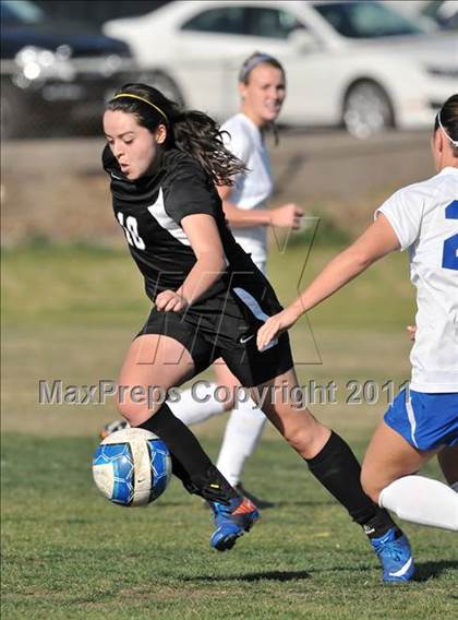 Thumbnail 3 in Stockdale vs Santa Margarita (Excalibur) photogallery.