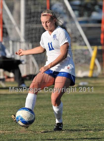 Thumbnail 3 in Stockdale vs Santa Margarita (Excalibur) photogallery.