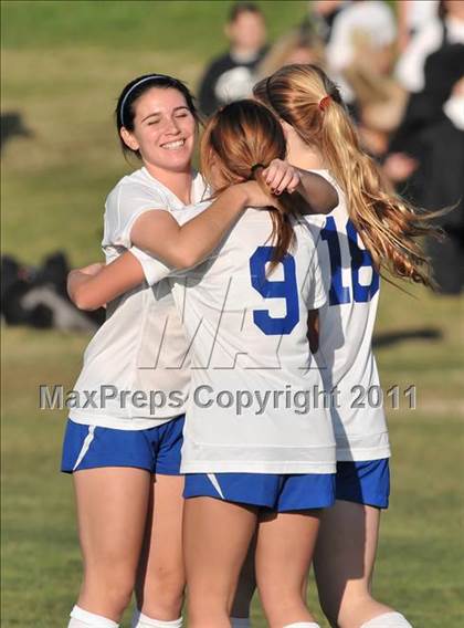 Thumbnail 2 in Stockdale vs Santa Margarita (Excalibur) photogallery.