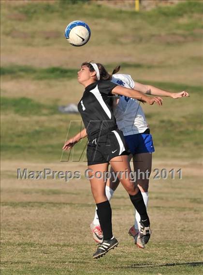 Thumbnail 2 in Stockdale vs Santa Margarita (Excalibur) photogallery.