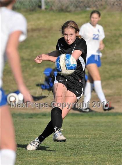 Thumbnail 3 in Stockdale vs Santa Margarita (Excalibur) photogallery.