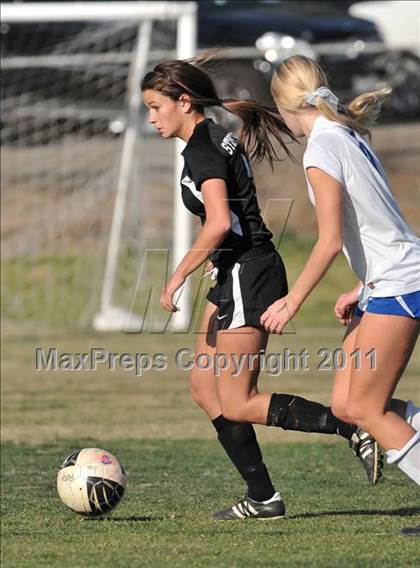 Thumbnail 3 in Stockdale vs Santa Margarita (Excalibur) photogallery.
