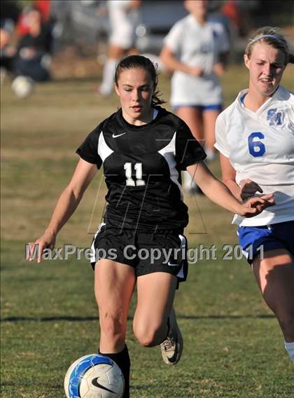 Thumbnail 2 in Stockdale vs Santa Margarita (Excalibur) photogallery.