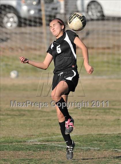 Thumbnail 2 in Stockdale vs Santa Margarita (Excalibur) photogallery.