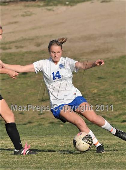 Thumbnail 2 in Stockdale vs Santa Margarita (Excalibur) photogallery.