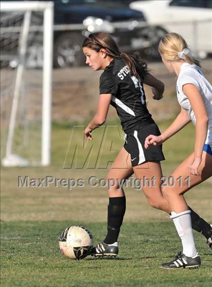 Thumbnail 2 in Stockdale vs Santa Margarita (Excalibur) photogallery.