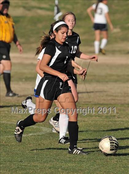 Thumbnail 3 in Stockdale vs Santa Margarita (Excalibur) photogallery.