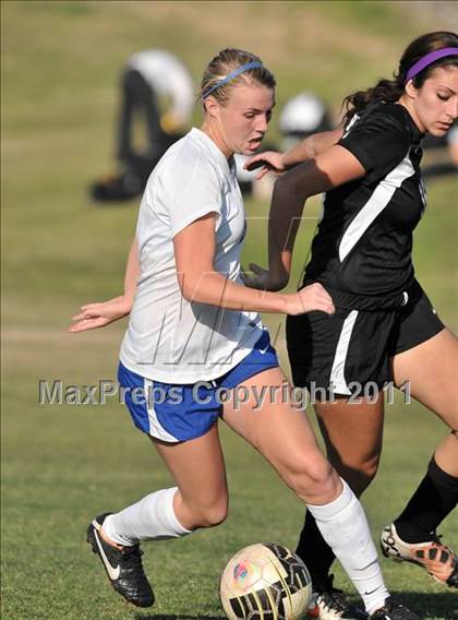 Thumbnail 2 in Stockdale vs Santa Margarita (Excalibur) photogallery.