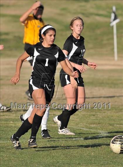 Thumbnail 2 in Stockdale vs Santa Margarita (Excalibur) photogallery.