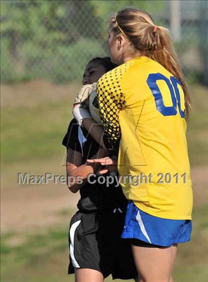 Thumbnail 3 in Stockdale vs Santa Margarita (Excalibur) photogallery.