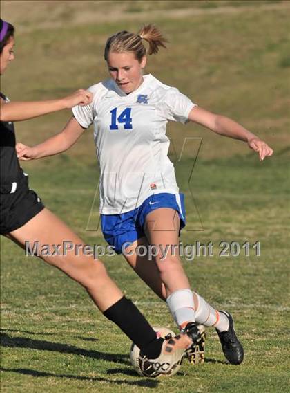 Thumbnail 3 in Stockdale vs Santa Margarita (Excalibur) photogallery.