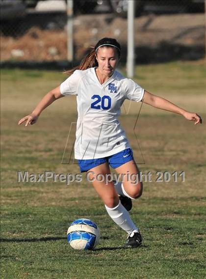Thumbnail 3 in Stockdale vs Santa Margarita (Excalibur) photogallery.
