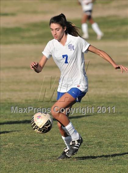 Thumbnail 2 in Stockdale vs Santa Margarita (Excalibur) photogallery.