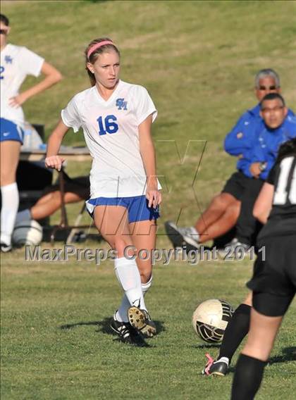 Thumbnail 2 in Stockdale vs Santa Margarita (Excalibur) photogallery.