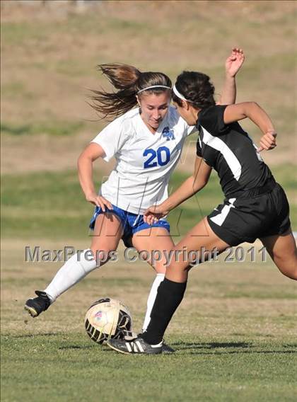 Thumbnail 3 in Stockdale vs Santa Margarita (Excalibur) photogallery.