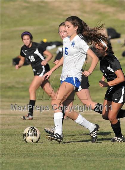 Thumbnail 2 in Stockdale vs Santa Margarita (Excalibur) photogallery.