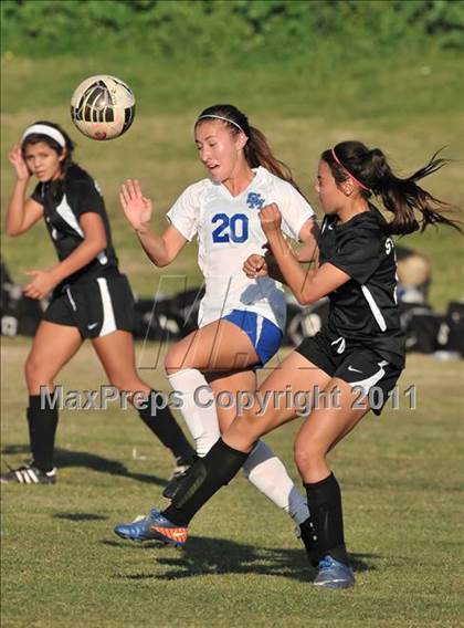 Thumbnail 3 in Stockdale vs Santa Margarita (Excalibur) photogallery.