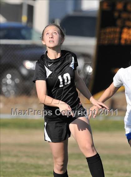 Thumbnail 3 in Stockdale vs Santa Margarita (Excalibur) photogallery.