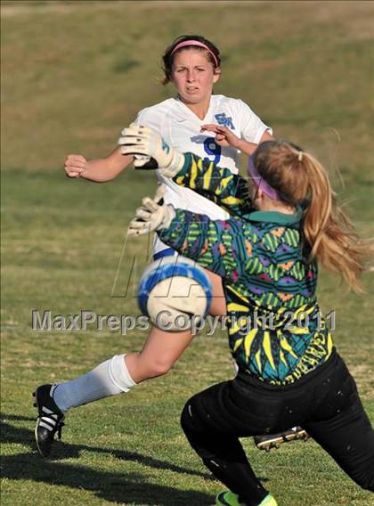 Thumbnail 1 in Stockdale vs Santa Margarita (Excalibur) photogallery.
