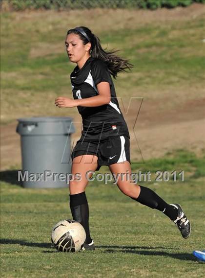 Thumbnail 2 in Stockdale vs Santa Margarita (Excalibur) photogallery.