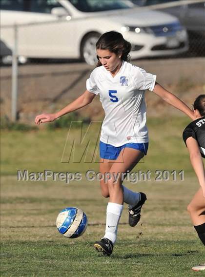 Thumbnail 3 in Stockdale vs Santa Margarita (Excalibur) photogallery.