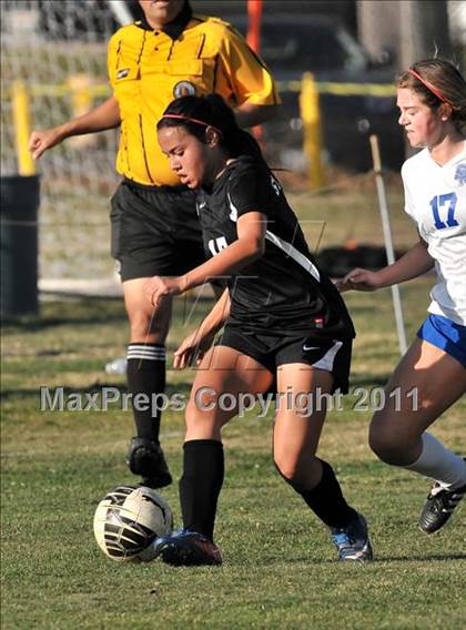 Thumbnail 3 in Stockdale vs Santa Margarita (Excalibur) photogallery.