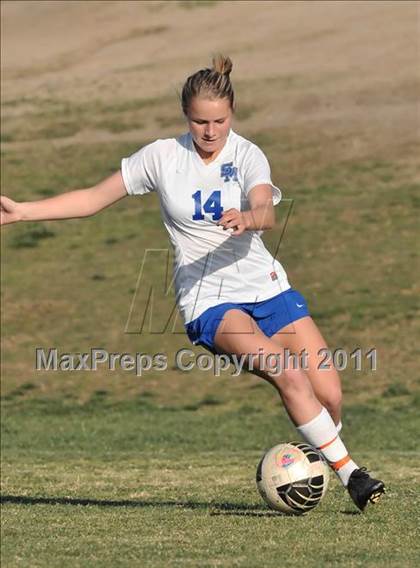 Thumbnail 1 in Stockdale vs Santa Margarita (Excalibur) photogallery.