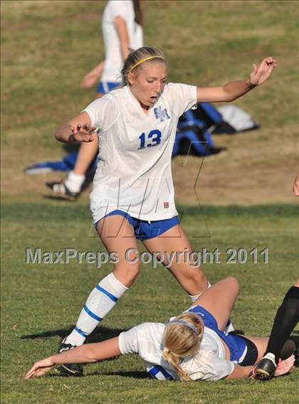 Thumbnail 3 in Stockdale vs Santa Margarita (Excalibur) photogallery.