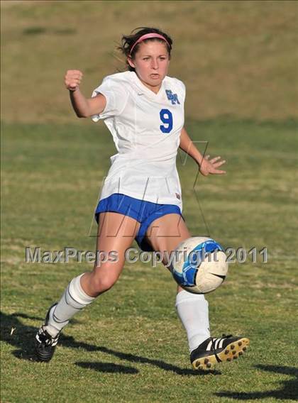 Thumbnail 2 in Stockdale vs Santa Margarita (Excalibur) photogallery.