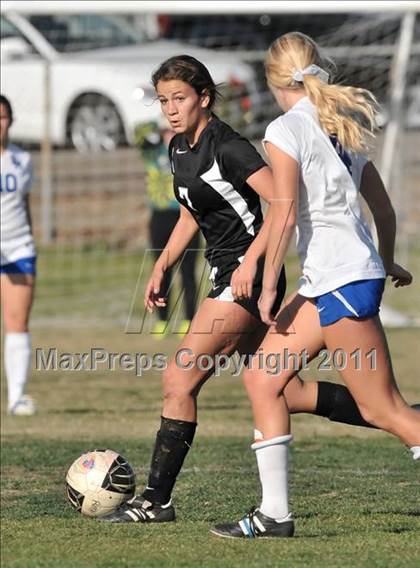 Thumbnail 2 in Stockdale vs Santa Margarita (Excalibur) photogallery.