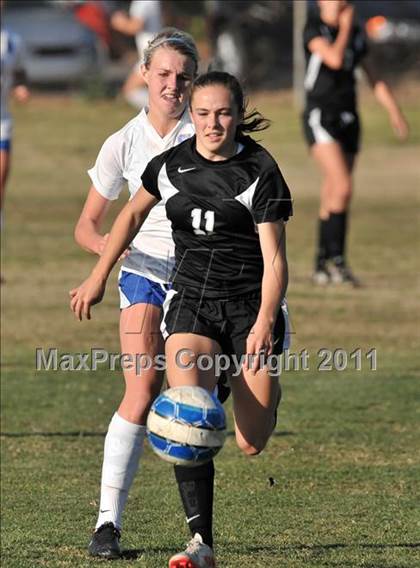 Thumbnail 1 in Stockdale vs Santa Margarita (Excalibur) photogallery.