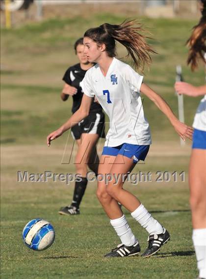 Thumbnail 3 in Stockdale vs Santa Margarita (Excalibur) photogallery.