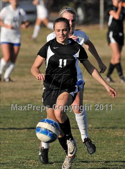 Thumbnail 2 in Stockdale vs Santa Margarita (Excalibur) photogallery.