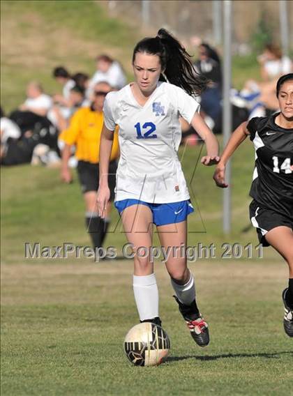 Thumbnail 3 in Stockdale vs Santa Margarita (Excalibur) photogallery.