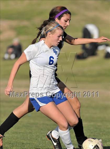 Thumbnail 3 in Stockdale vs Santa Margarita (Excalibur) photogallery.