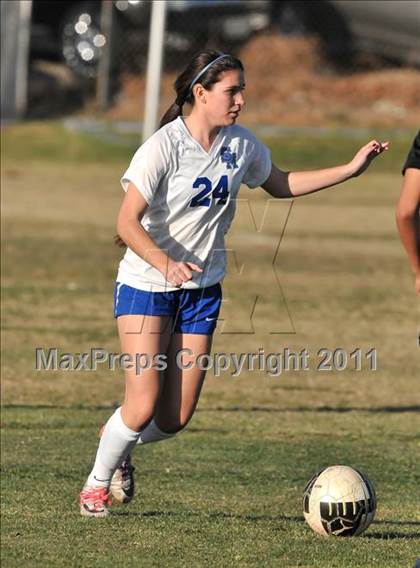 Thumbnail 3 in Stockdale vs Santa Margarita (Excalibur) photogallery.