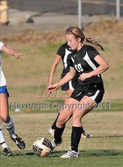 Thumbnail 3 in Stockdale vs Santa Margarita (Excalibur) photogallery.