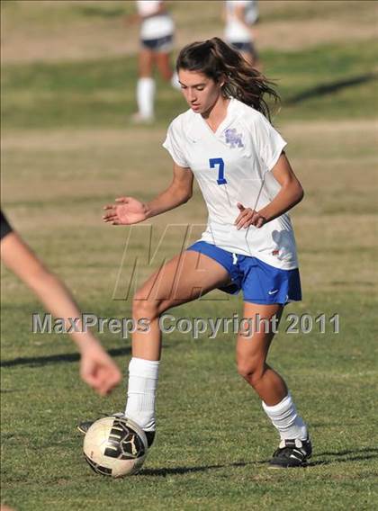 Thumbnail 3 in Stockdale vs Santa Margarita (Excalibur) photogallery.