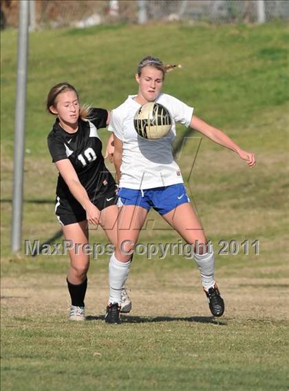 Thumbnail 2 in Stockdale vs Santa Margarita (Excalibur) photogallery.