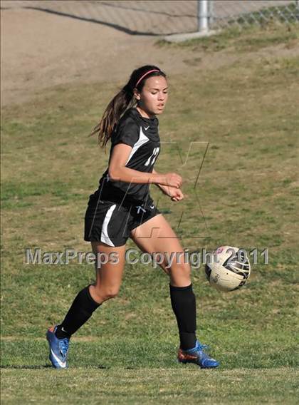 Thumbnail 3 in Stockdale vs Santa Margarita (Excalibur) photogallery.