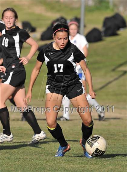 Thumbnail 2 in Stockdale vs Santa Margarita (Excalibur) photogallery.