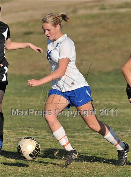 Thumbnail 2 in Stockdale vs Santa Margarita (Excalibur) photogallery.