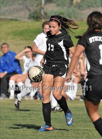 Thumbnail 3 in Stockdale vs Santa Margarita (Excalibur) photogallery.