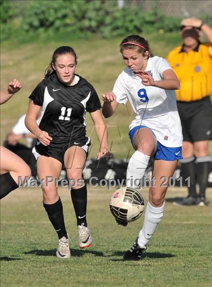 Thumbnail 2 in Stockdale vs Santa Margarita (Excalibur) photogallery.