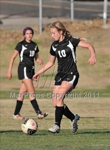 Thumbnail 2 in Stockdale vs Santa Margarita (Excalibur) photogallery.