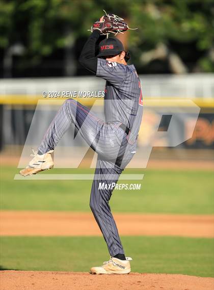 Thumbnail 2 in Village Christian vs Maranatha photogallery.