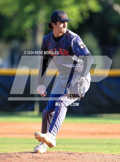 Thumbnail 1 in Village Christian vs Maranatha photogallery.