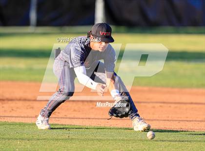 Thumbnail 3 in Village Christian vs Maranatha photogallery.